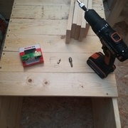 Mise en place des planches du fond du coffre, sans colle