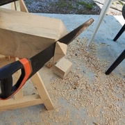 Les deux suivantes à la scie à main.