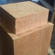 Légèrement nettoyé au ciseau à bois