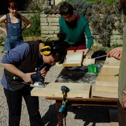 Enfin la scie sauteuse, cela va plus vite à présent, avec moins d'imprecisions