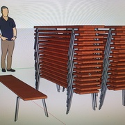 Les bancs doivent pouvoir s'empiler lorsqu'ils ne servent pas : l'angle des pied et leur écartement rend cela possible.