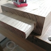 pareil, on voit ce qui manque a arrondir, comme les tenons ont été "rallongés"