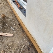 Muralière en Badi coté maison fixé par scellement chimique