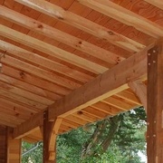 Charpente réalisée en pin des Landes      https://www.panartbois.com