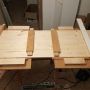 Système de serrage "monté à blanc", pour vérifier qu'une fois la colle mise j'ai tout ce qu'il faut pour finaliser le collage