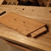 pour maintenir des pièces en angle