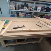 Même chose sur les traverses des barrières