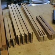 2 traverses basses, 4 pieds, 2 traverses hautes, 2 traverses hautes petites