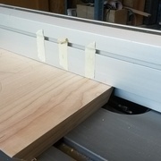 Un scotch pour le début, un pour l'axe de la lame, un pour la fin