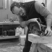 Débit des arrase, à la scie circulaire et à l'oeil.