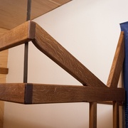 La rembarde est vissée sur la structure aussi