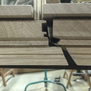 détail du profil central, le jet d'eau en bas