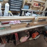 Piètement assemblé par tenons mortaises