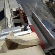 coupe droite à la scie à format