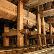 Détail de la pièce maîtresse monumentale d un temple japonais ancien https://www.machines4u.com.au