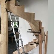 mise en place du limon dans la cage d'escalier