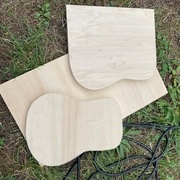 Gabarit unilatéral à retourner pour rendre symétrique la caisse