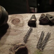 Deuxième mandrin et se 3 nouveaux ressorts fraichement enroulés