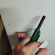 Le kit se compose de différents bâtonnets ainsi qu'une spatule plastique