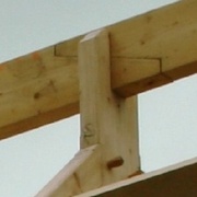 fig 3 Panne faîtière en "gargouille" sur poinçon  http://www.metabricoleur.com/