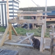 un assistant pour actionner la pédale (pas super fiable!!!)