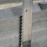 lame de 0.7 avoyé a 0.2 affûtage au tiers point.