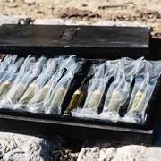 Un seul a été sorti de son emballage, et présent un petit pet sur le tranchant...