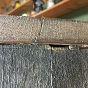 La trace des queues d’aronde sciées