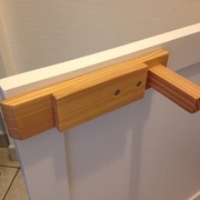 Verrou en bois avec ressort