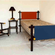 mobilier et chaise rouge-bleu, GERRIT RIETVELD, 1918.http://historyofartedna.blogspot.fr/2013/11/de-stijl.html