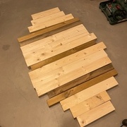 La matière première du plateau supérieur.