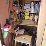 Je me demande toujours comment mes filles trouvent la place pour s'installer là... dans le matos