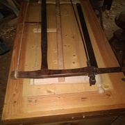 2 scies à cadres, à déligner et à chantourner