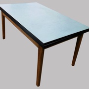 Table de cuisine 2 allonges plateau Formica années 50 http://www.authentic-antiques.com