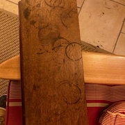 Difficile de faire partir les traces de bouteille : une lichette à la raboteuse