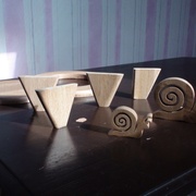 les pieds ont peu de surface au sol