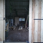 l'atelier sera surtout dans le fond (20m²) avec un plancher osb et la grande partie pour la tiny, plus tard elle viendra agrandir la partie atelier !