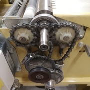 le mécanisme l'avance de la raboteuse