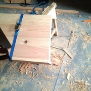 coupe biaise pour s'insérer derrière l'escalier