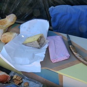 sert aussi de planche à découper :)