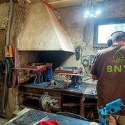 découpe à la SAR, vue sur les backstands à côté