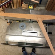 Le gabarit terminé, avec sur-largeur de la traverse, et sur-longeurs.