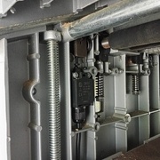 carter de sécurité sous la table