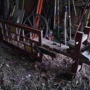 Et même tenir une porte à chant !