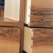 Bureau aux pieds Louis XV - photo © Philippe Fournier