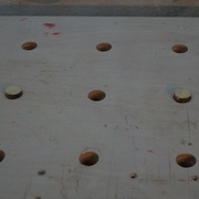 qui dépassent à peine du plateau mais repose sur le fond, donc très stables