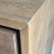 Coupe à (à proximativement) 45° corrigée avec un peu de pate à bois