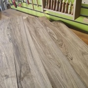 Avec une finition plus neutre que l'huile de tung qui fonce pas mal, ça aurait pu être intéressant aussi !