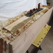 Après sciage, surfaçage à la varlope pour le fun