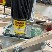 mortaisage des mains courantes pour les balustres